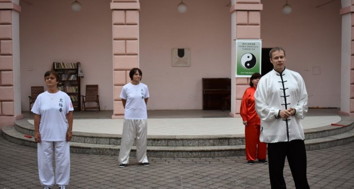 tai chi (2).JPG